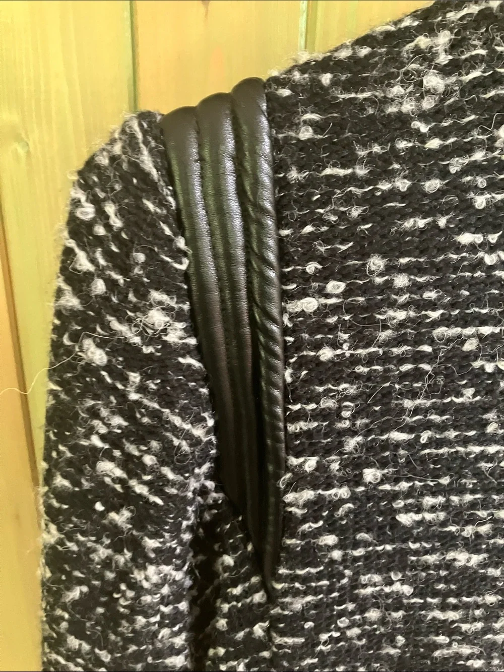 Katherine Barclay Woman’s Sz S Black& White Boucle Knit  Jacket One-snap closure